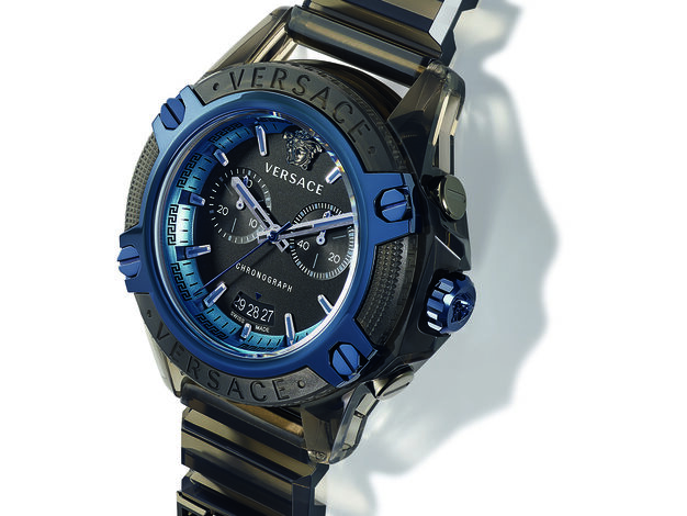 icon-active:-versace-watches-–-spring-summer-2022-collection