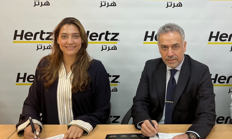 1st-professional-female-driver-renews-contract-with-hertz-saudi-arabia