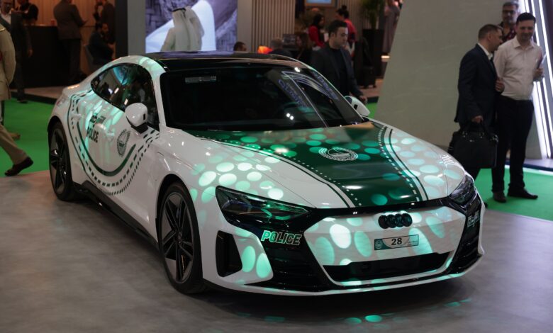 green-and-luxurious:-audi-rs-e-tron-gt-and-dubai-police-makes-at-atm-2023