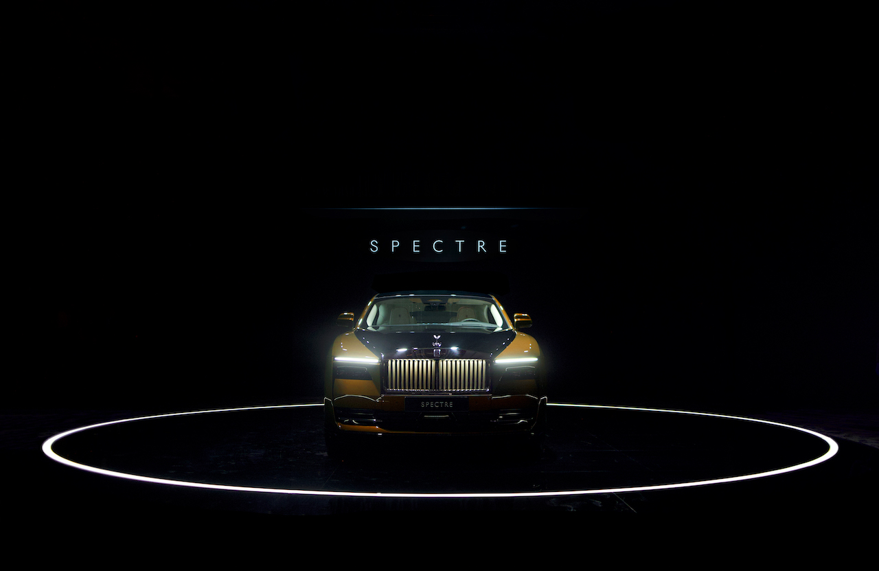 ROLLS-ROYCE SPECTRE UNVEILED: THE MARQUE'S FIRST FULLY-ELECTRIC