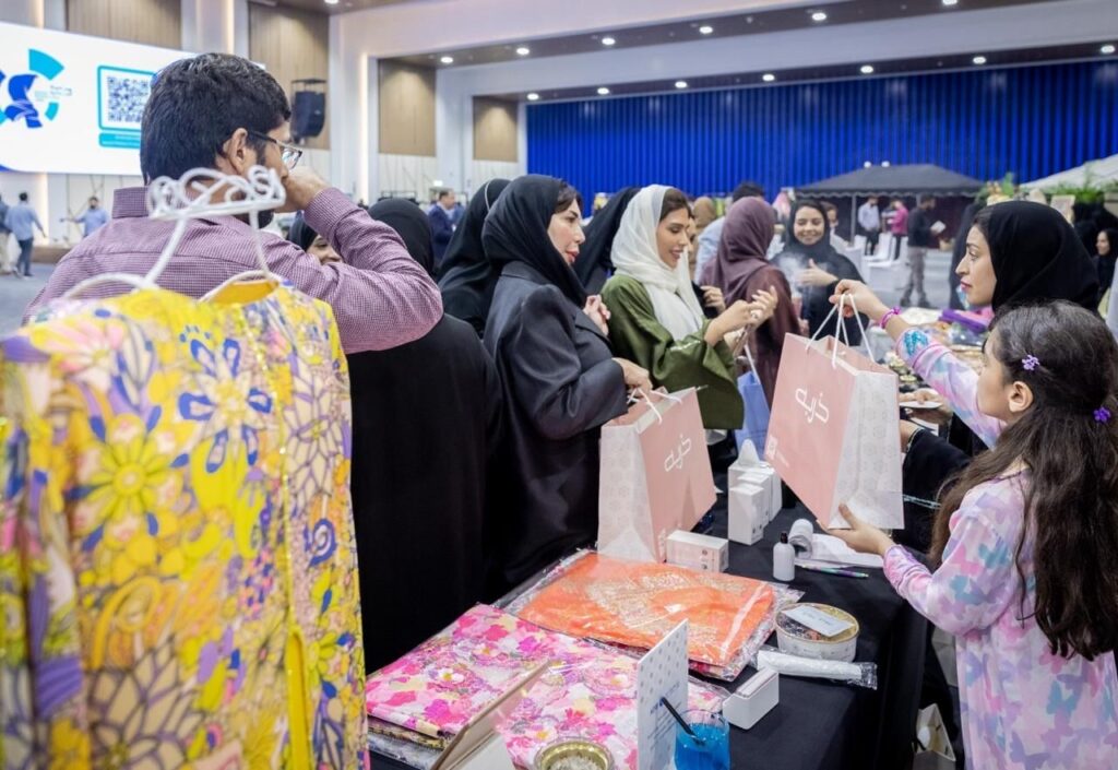 Sheikha Fatima directs establishment of series of exhibitions for productive families