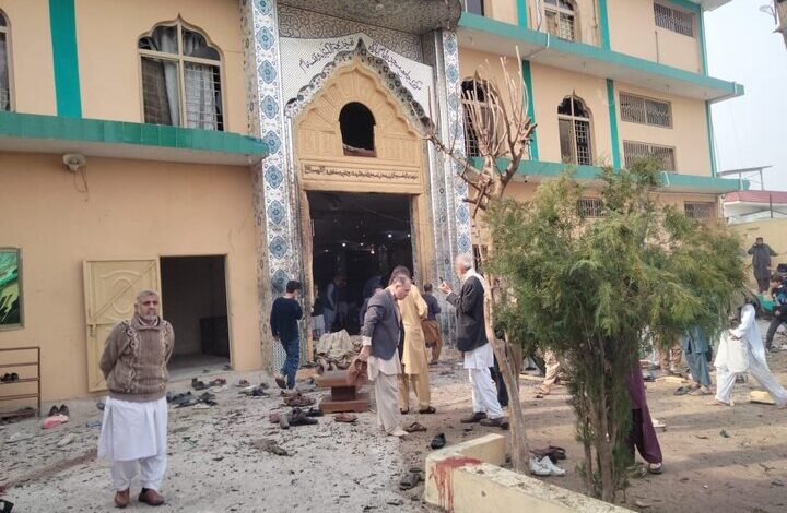 At least 31 killed in Pakistan mosque attack