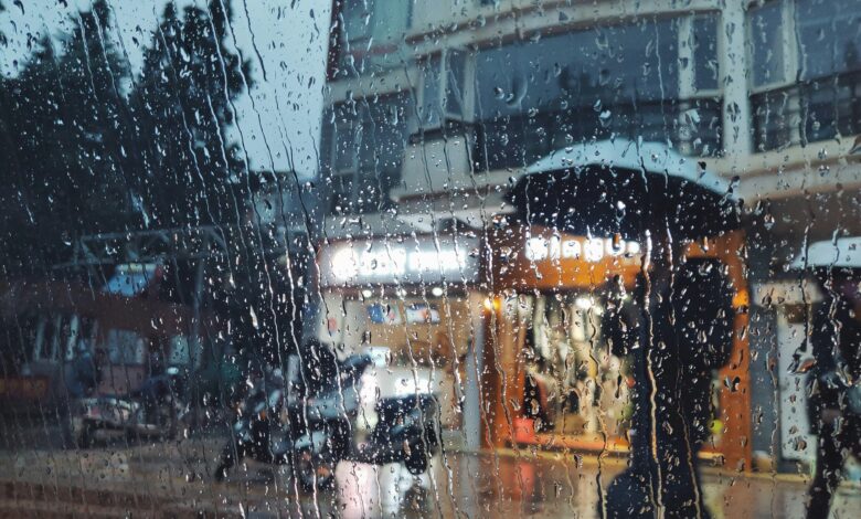 Heavy Rains and Thunder in UAE: Weather Alerts, Traffic Advisories and Status From Around the Country