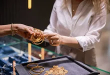 Dubai gold prices edge higher after Dh11 fall from May high